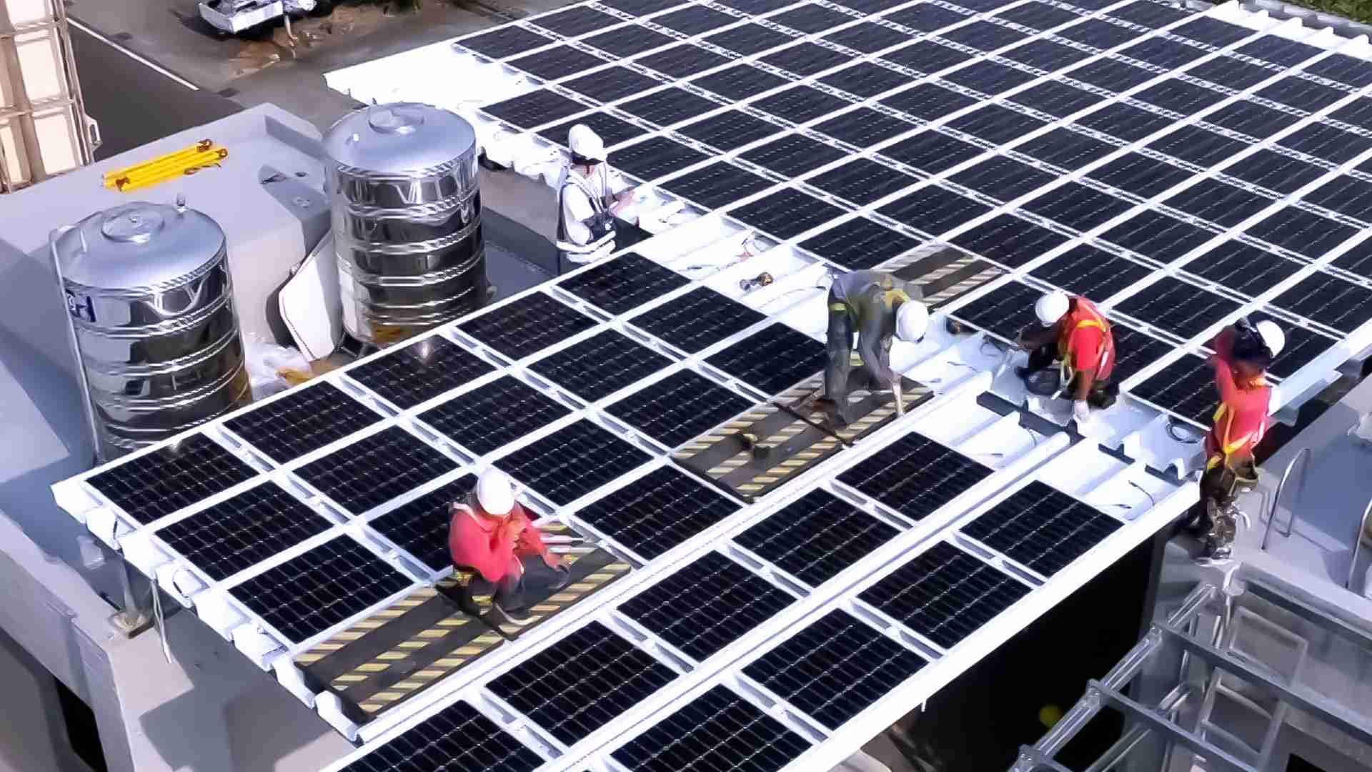 PA直营着力于替代能源之技术研发，，，，如光电浪板的相关制程、、、、设备与产品，，，其中所开发之光电整合型浪板，，，减少传统金属支架安装，，，，更提升耐候度，，可广泛运用于多元场域，，，，并辅助建筑达到净零碳排目标