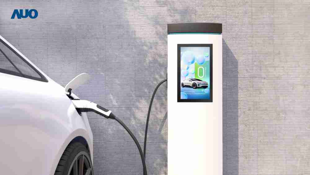 友達〝EVSE車用充電樁解決方案〞專為電動汽車充電樁設計，，，具有高亮度、、、克服戶外艱難環境的耐溫、、、耐紫外線等特性，，並搭載散熱性及擴充性強的高效能工業電腦，，可實現人機互動訴求，，，如資訊顯示、、支付等應用