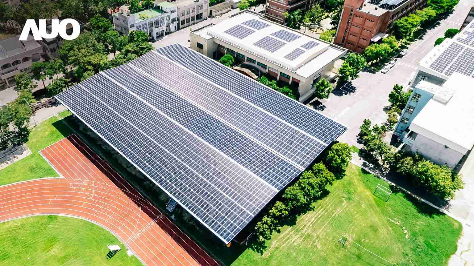 PA直营SunSteel光电整合型浪板具备快速安装、、轻量化优势,,,,可提升15%发电效能,,通过国际IEC与台湾VPC认证安全、、防漏、、、耐候标准